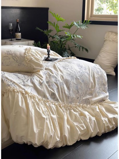 Beige light luxury high-end bedding four-piece set - Image 2