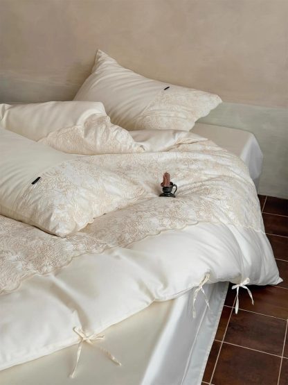 Light luxury minimalist satin lace bedding four-piece set - Image 10