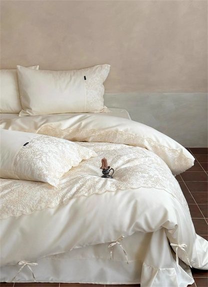 Light luxury minimalist satin lace bedding four-piece set - Image 3