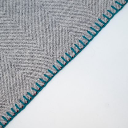 Light grey contrast hand-stitched throw blanket - Image 5