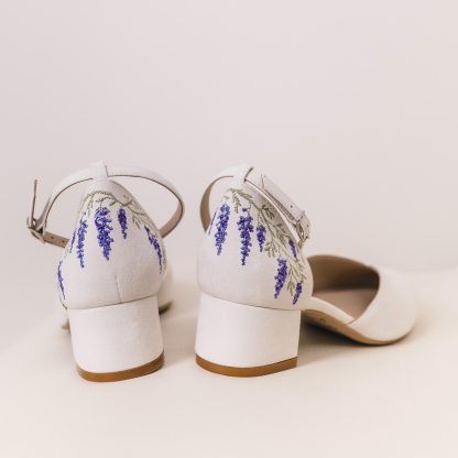 Fresh lavender embroidered low-heeled sandals - Image 4