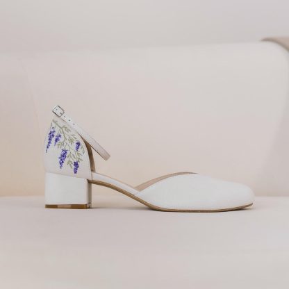 Fresh lavender embroidered low-heeled sandals - Image 3