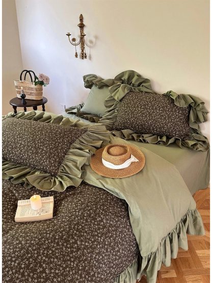 Retro forest style floral ruffle bedding four-piece set