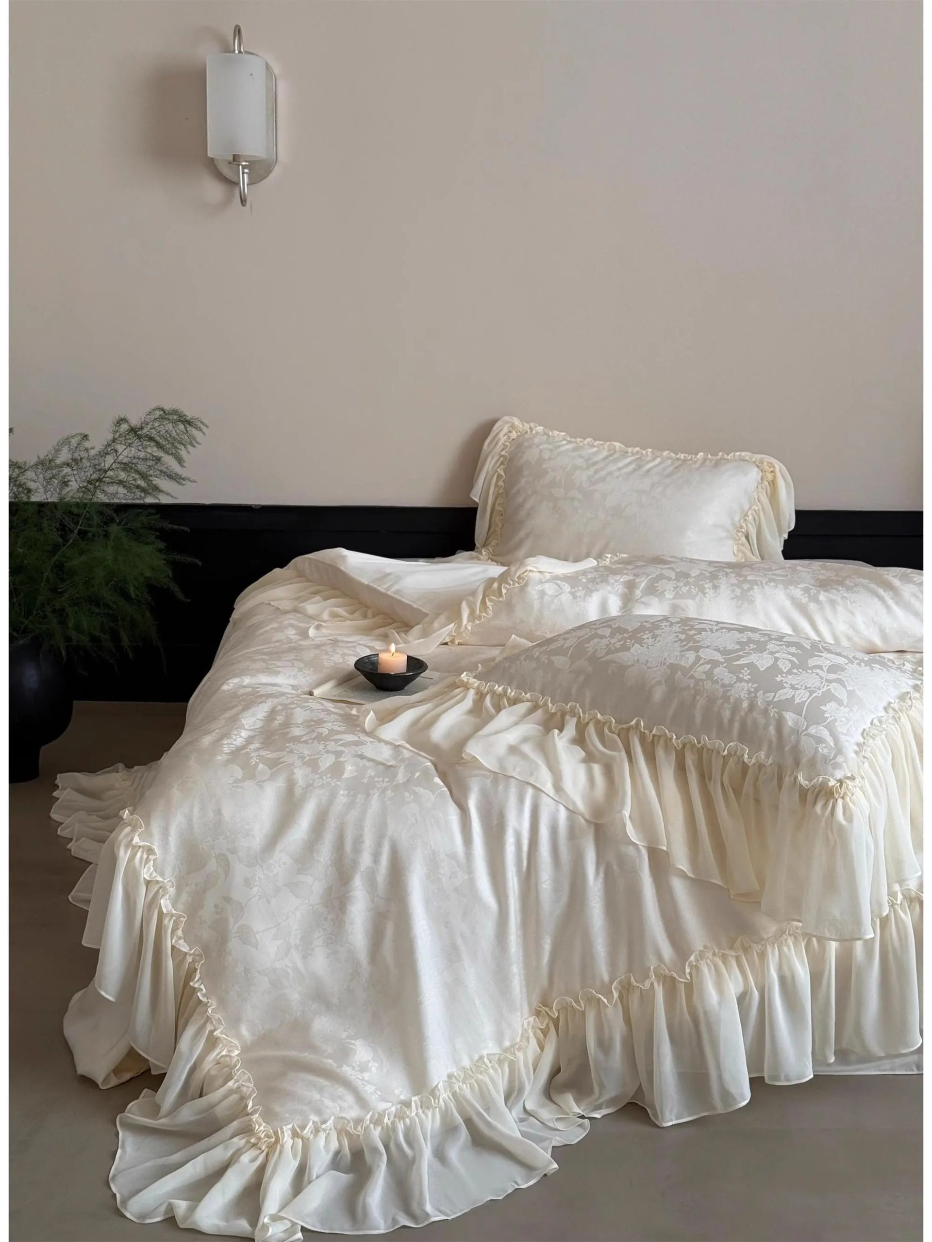 French palace jacquard satin four-piece bedding set