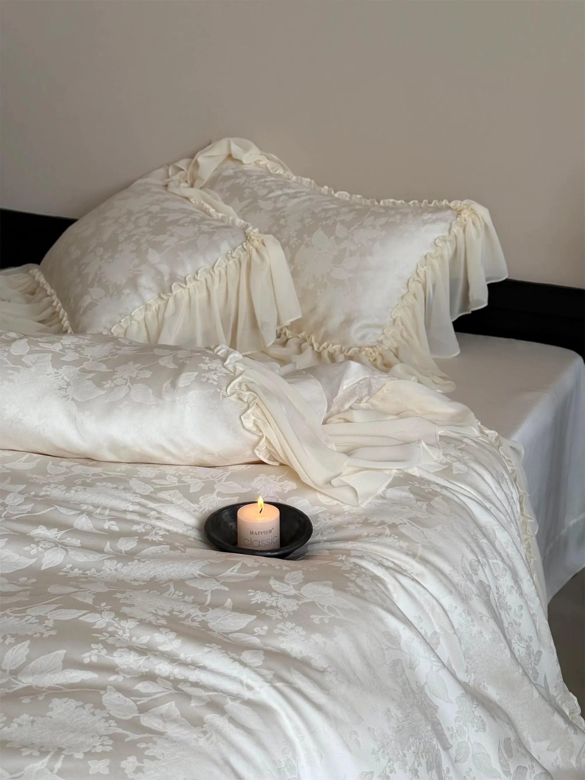 French palace jacquard satin four-piece bedding set - Image 6