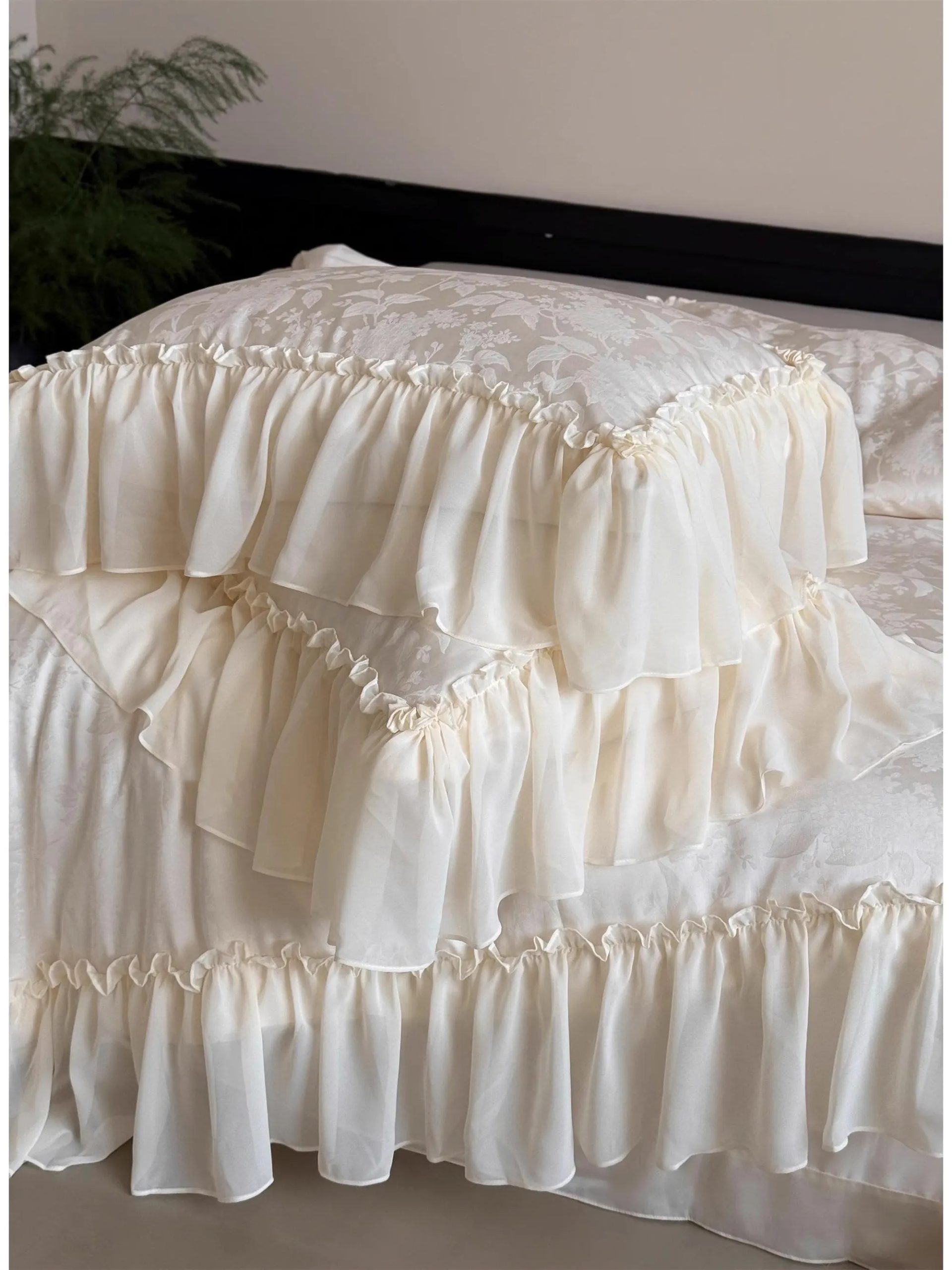 French palace jacquard satin four-piece bedding set - Image 5