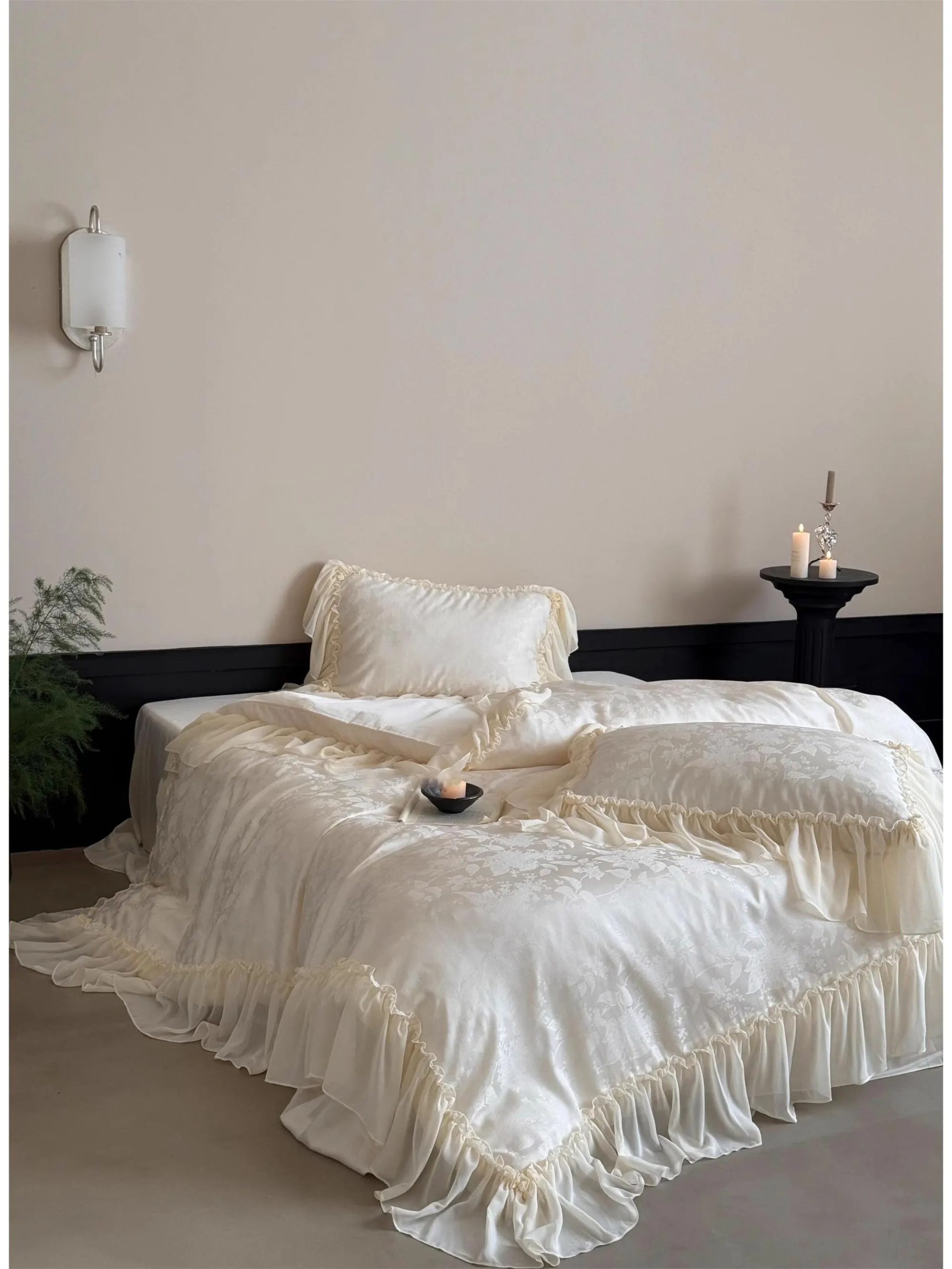 French palace jacquard satin four-piece bedding set - Image 4