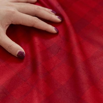 Burgundy Plaid Holly Border Tablecloth - Image 8
