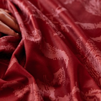 Burgundy floral jacquard tablecloth - Image 2