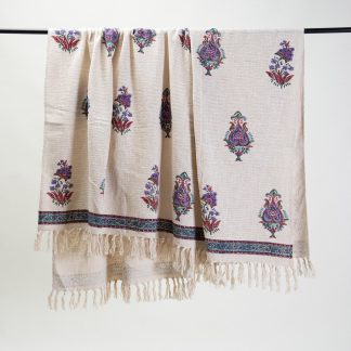 Cream Floral Badge Tassel Woven Throw Blanket