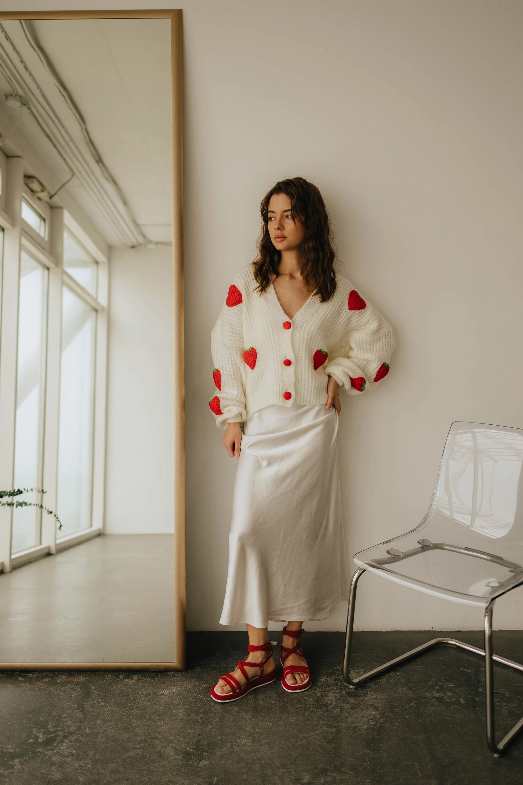 Cross-strap platform sandals - Image 8