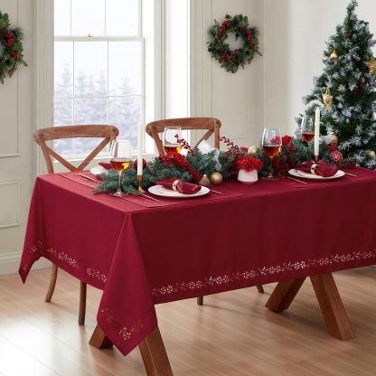 Deep red snowflake hollow tablecloth - Image 2