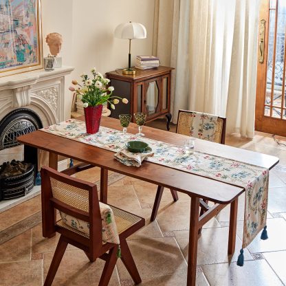 Embroidered flower table runner - Image 9