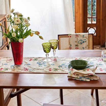 Embroidered flower table runner - Image 6