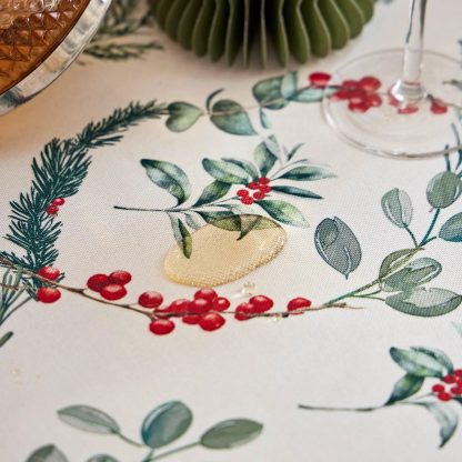 Holly Wreath Tablecloth - Image 9