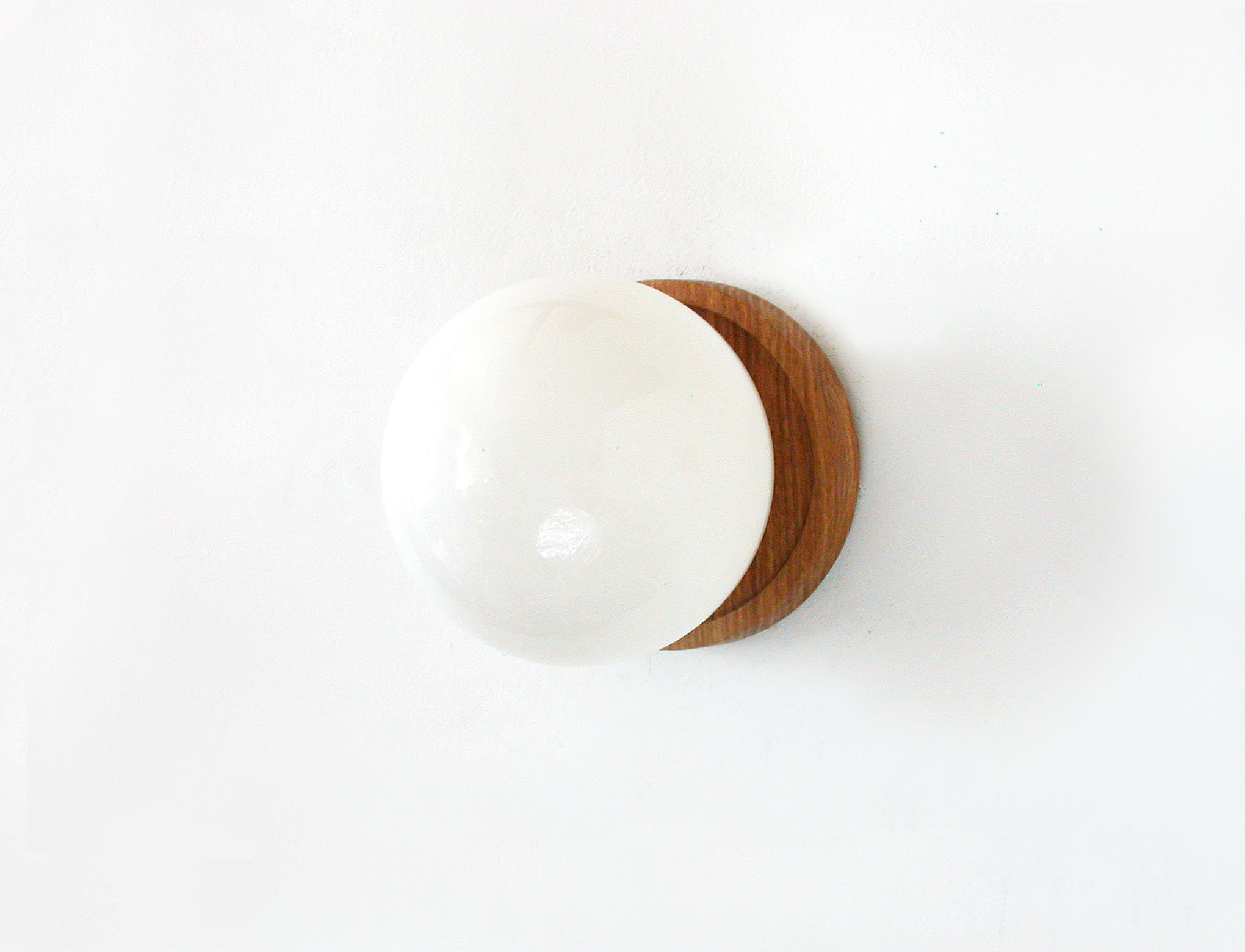 Wood and milky white spherical wall lamp - Image 2