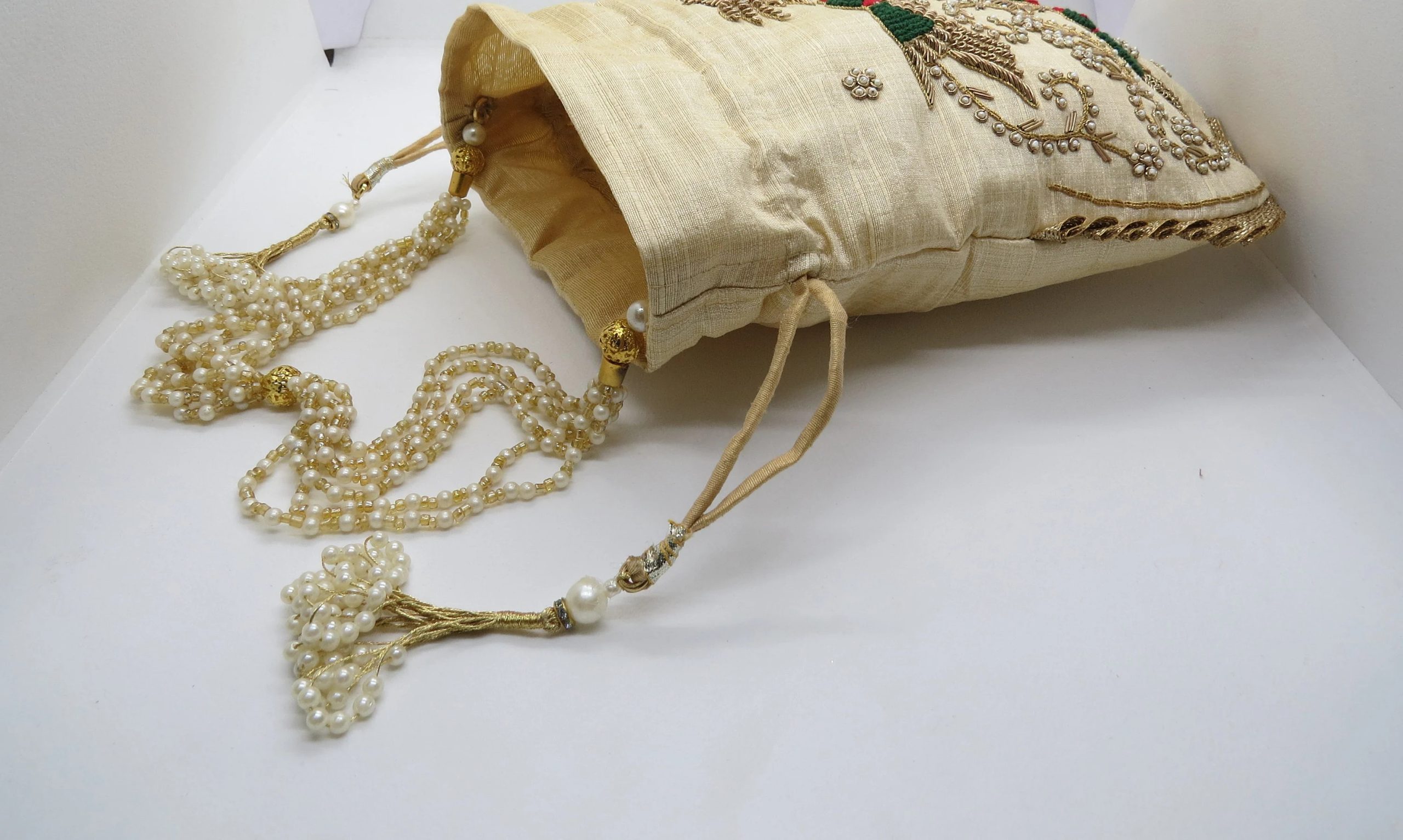 Ivory Twin Bird Embroidered Potli Bag - Image 4