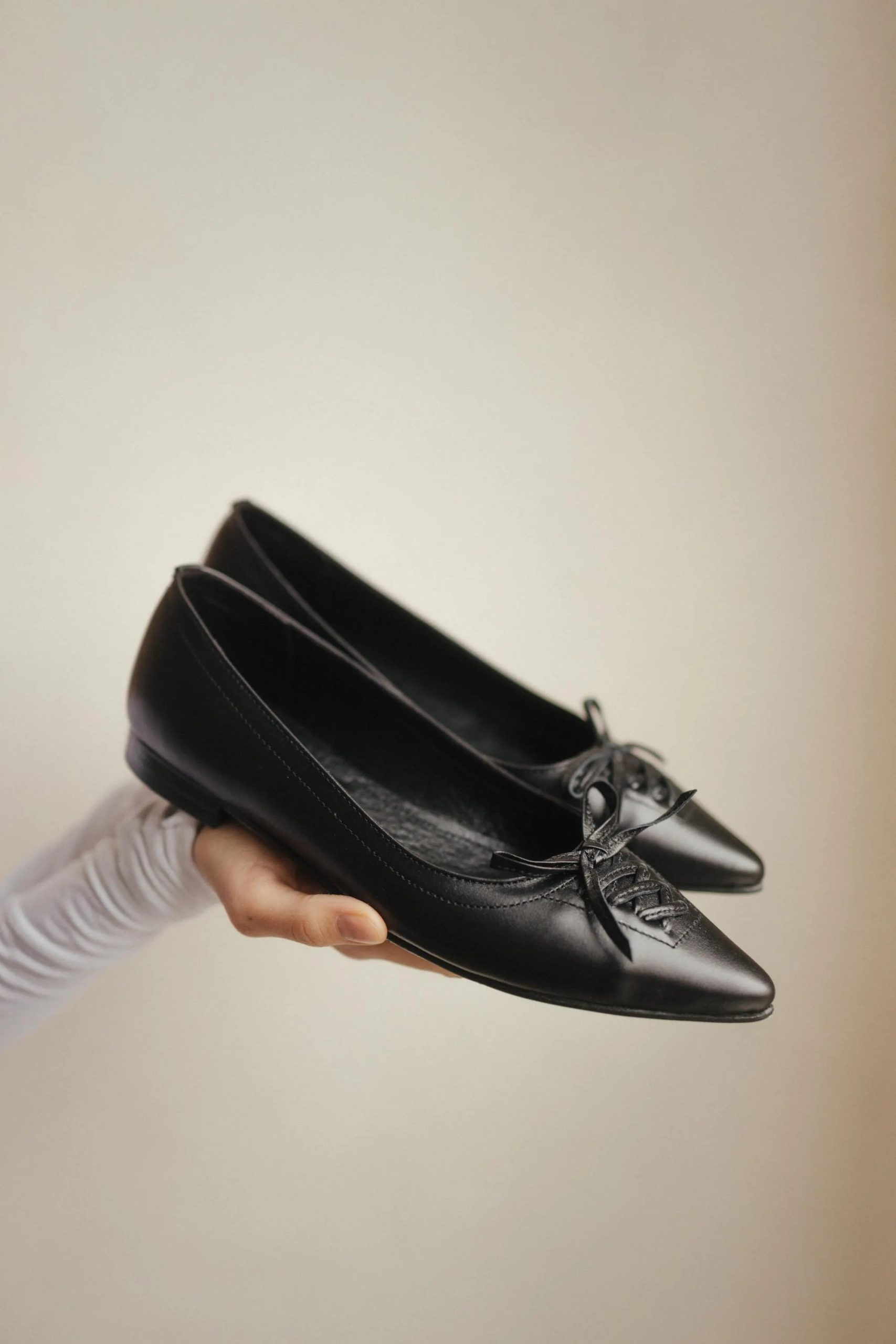 Pointed-toe lace-up flats - Image 6