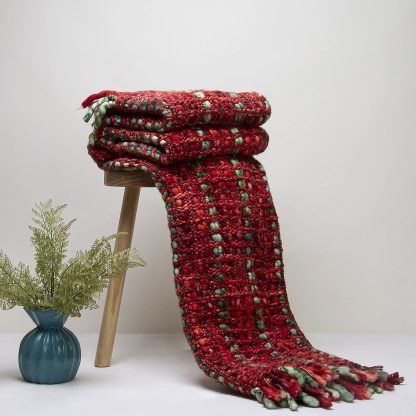 Red woven tassel throw blanket - Image 4