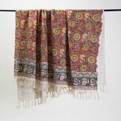 Ruby Garden Tassel Woven Throw Blanket