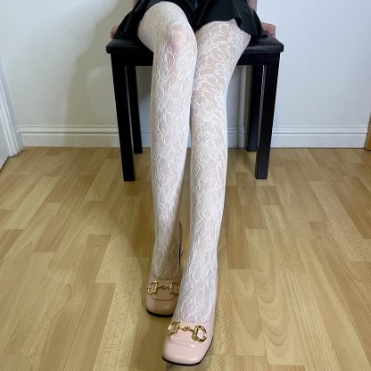 Creamy white all-over lace pantyhose