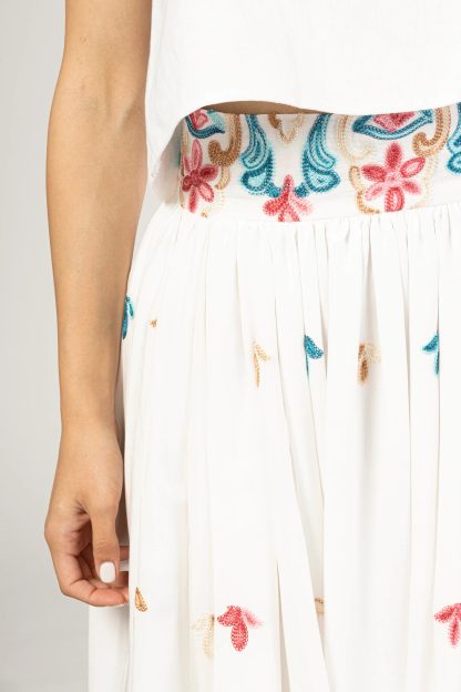 White embroidered long skirt - Image 9