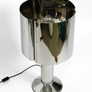 Four-leaf petal lampshade table lamp