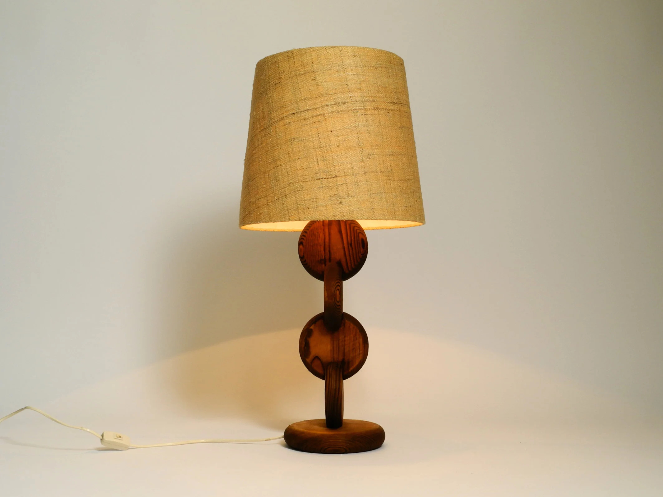 Carved wooden disc table lamp - Image 6