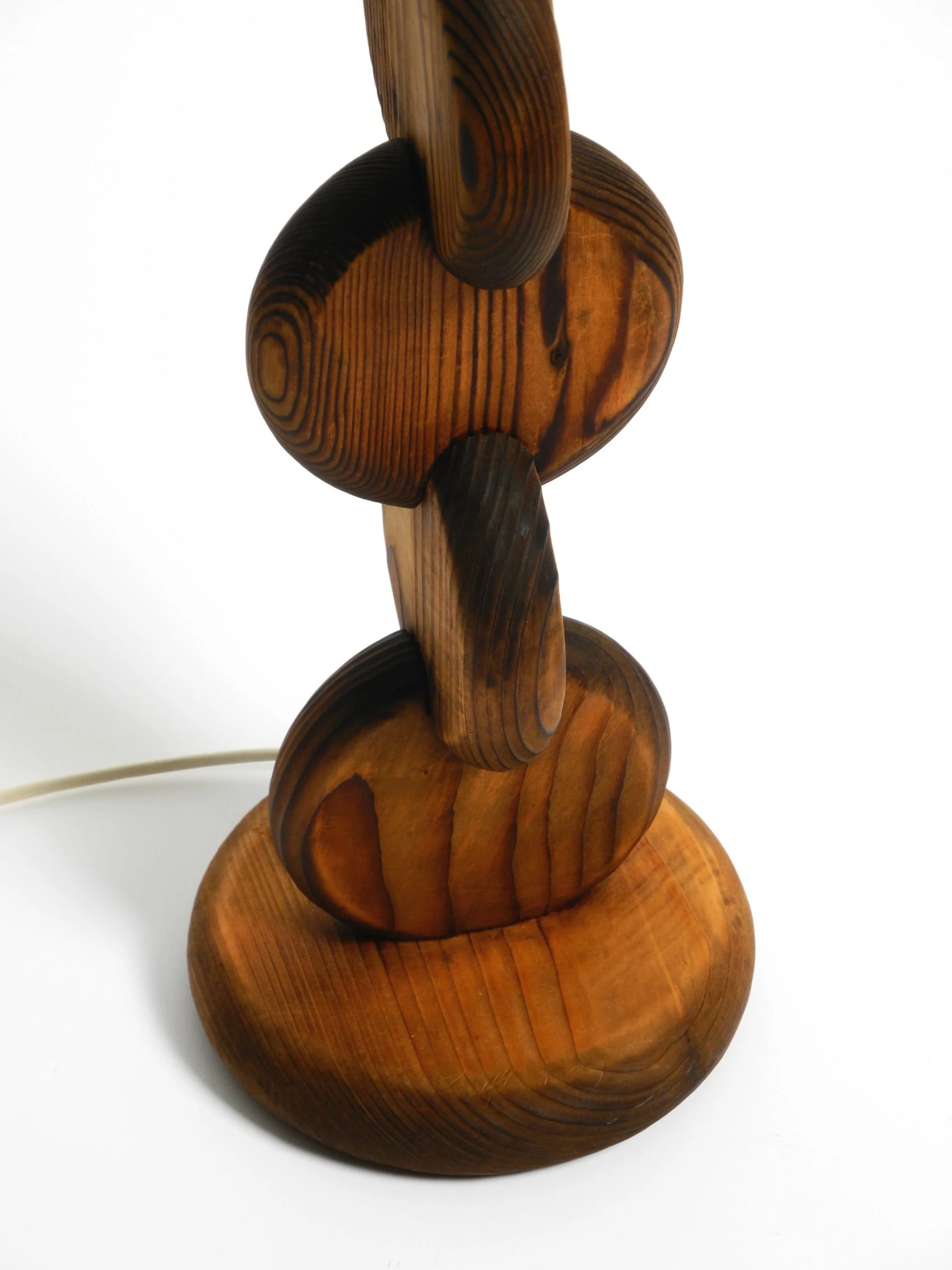Carved wooden disc table lamp - Image 2