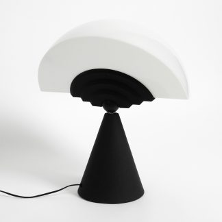 Fan-shaped arc table lamp