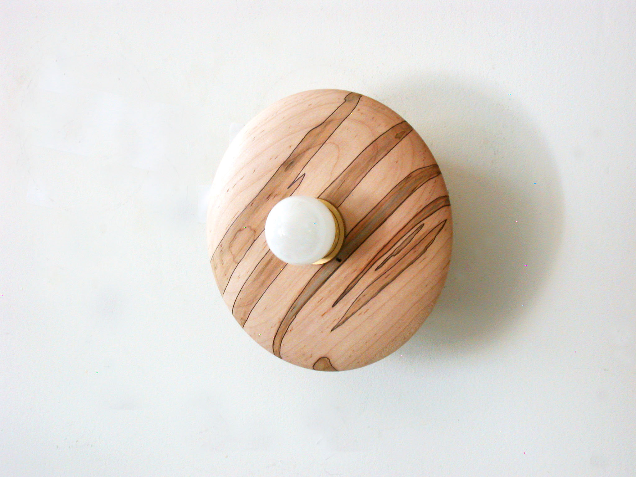 Wooden disc and opalescent glass globe wall lamp - Image 3