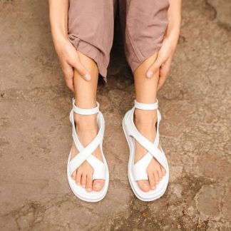 toe ring cross sandals