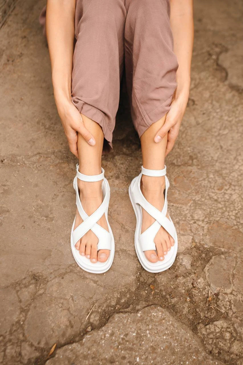 toe ring cross sandals
