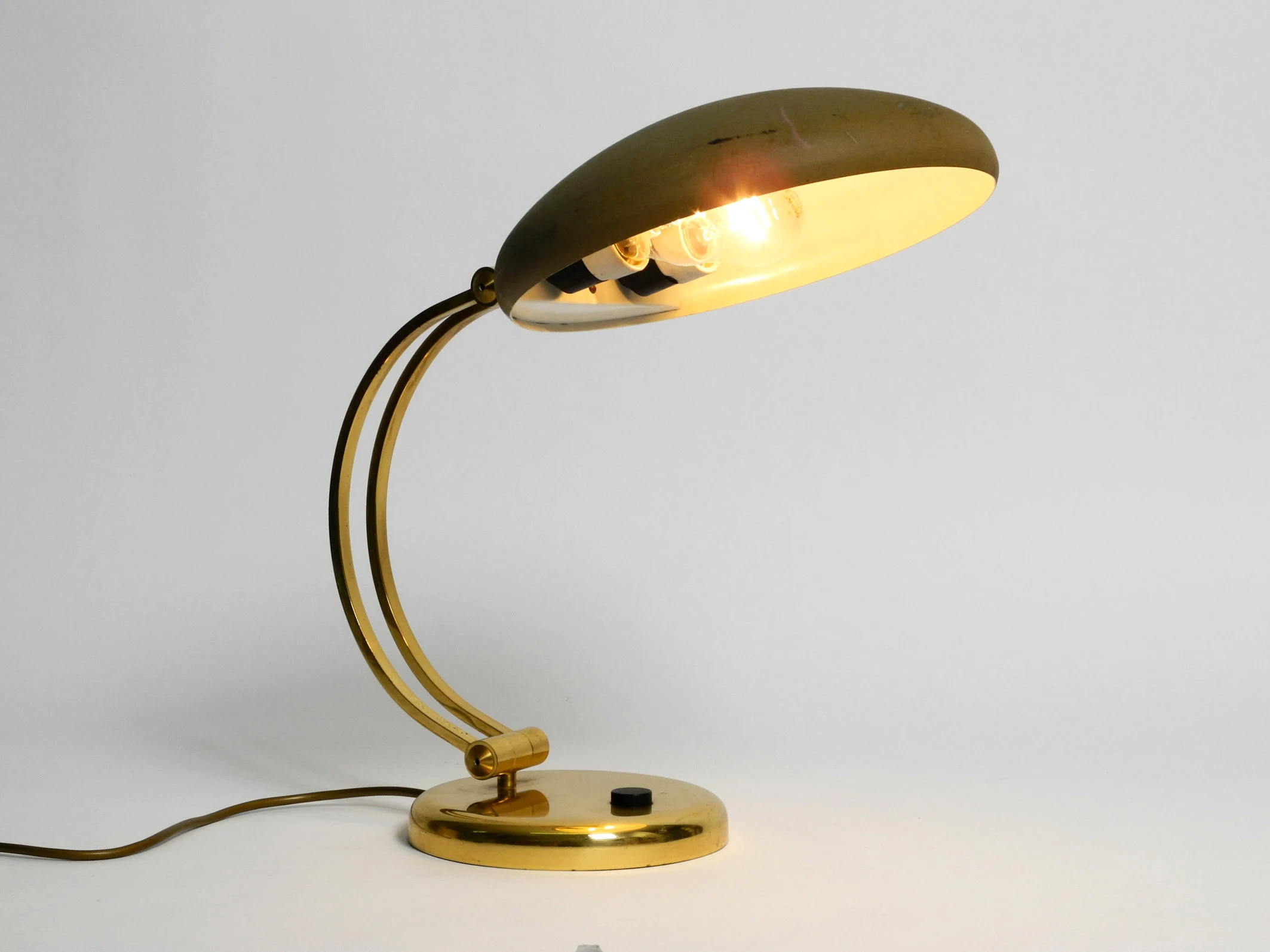 Olive dish-shaped table lamp - Image 4