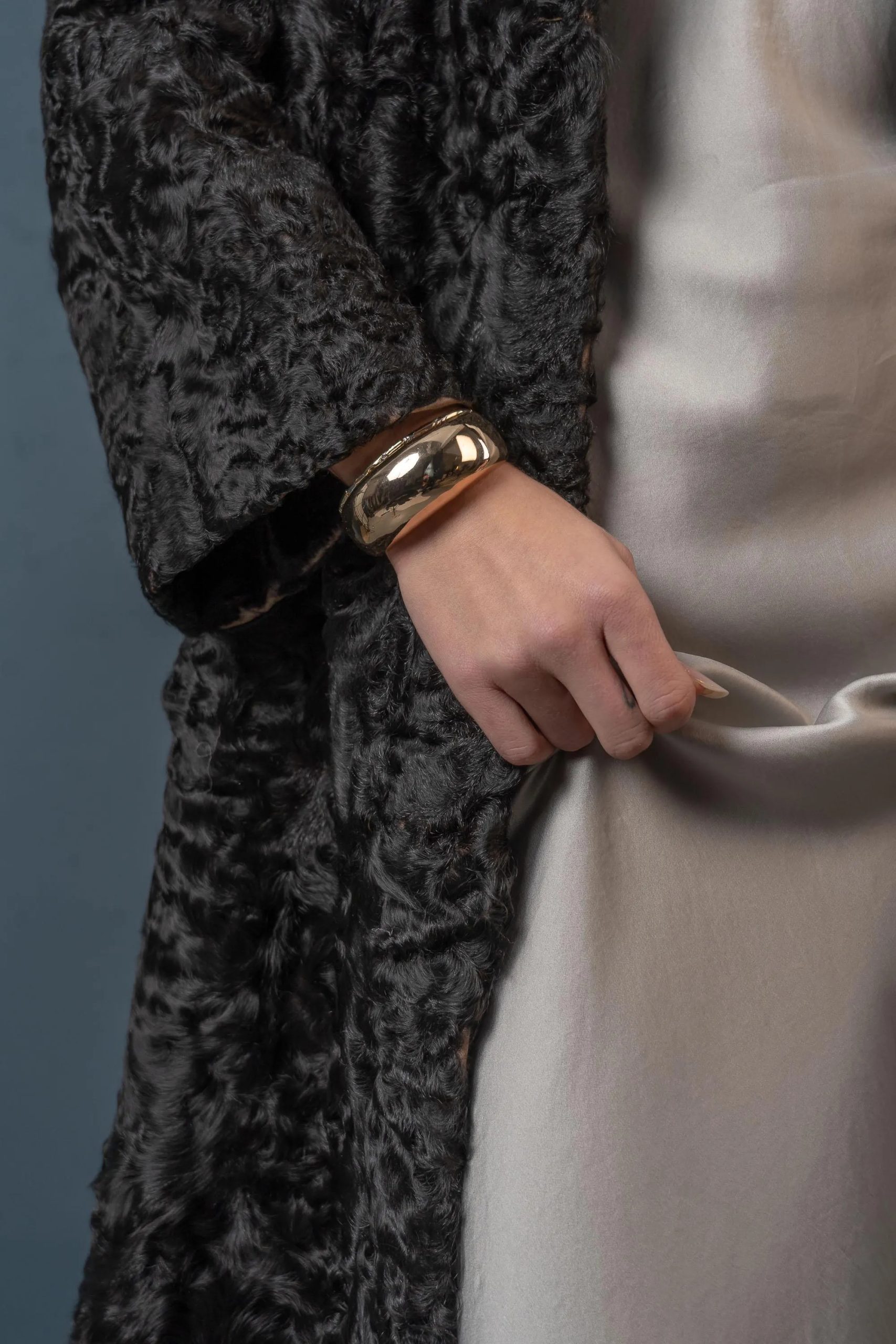 Faux fur textured evening coat - Image 5