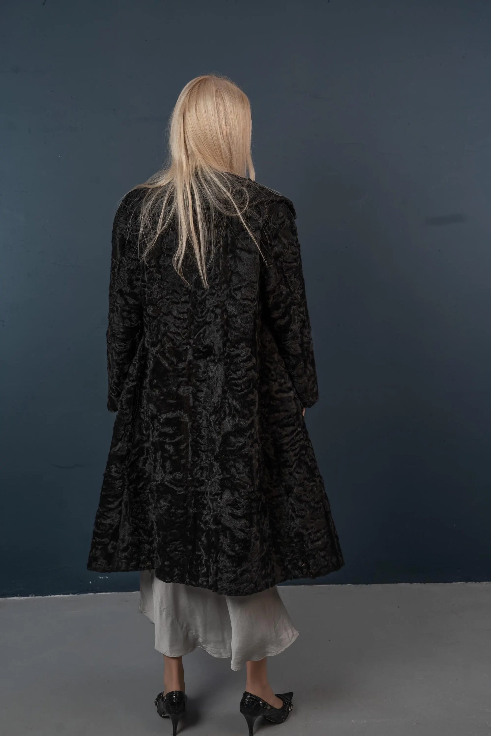 Faux fur textured evening coat - Image 2