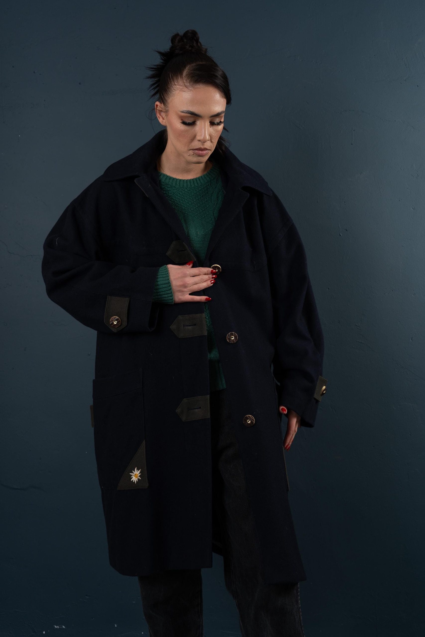 Practical hooded wool coat - Image 6