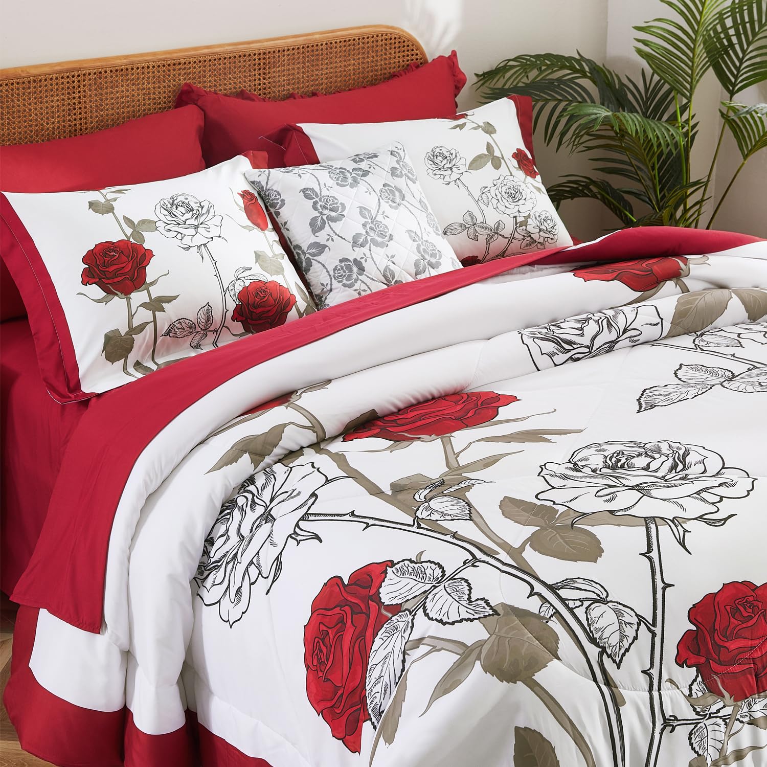 Classic Red Rose Three-Piece Quilt Set - Image 5