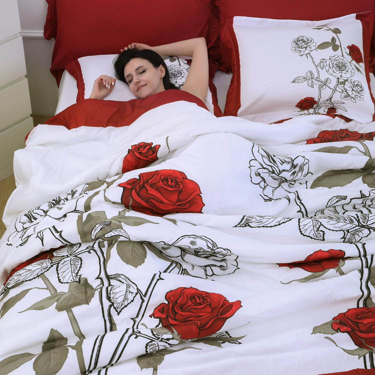 Classic Red Rose Three-Piece Quilt Set - Image 2