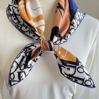 Color-blocked geometric letter square scarf