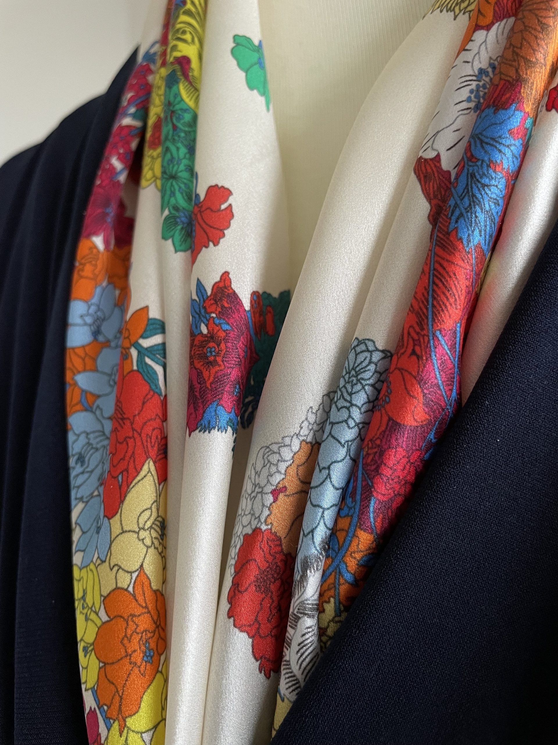 Colorful flowers and white border square scarf - Image 6