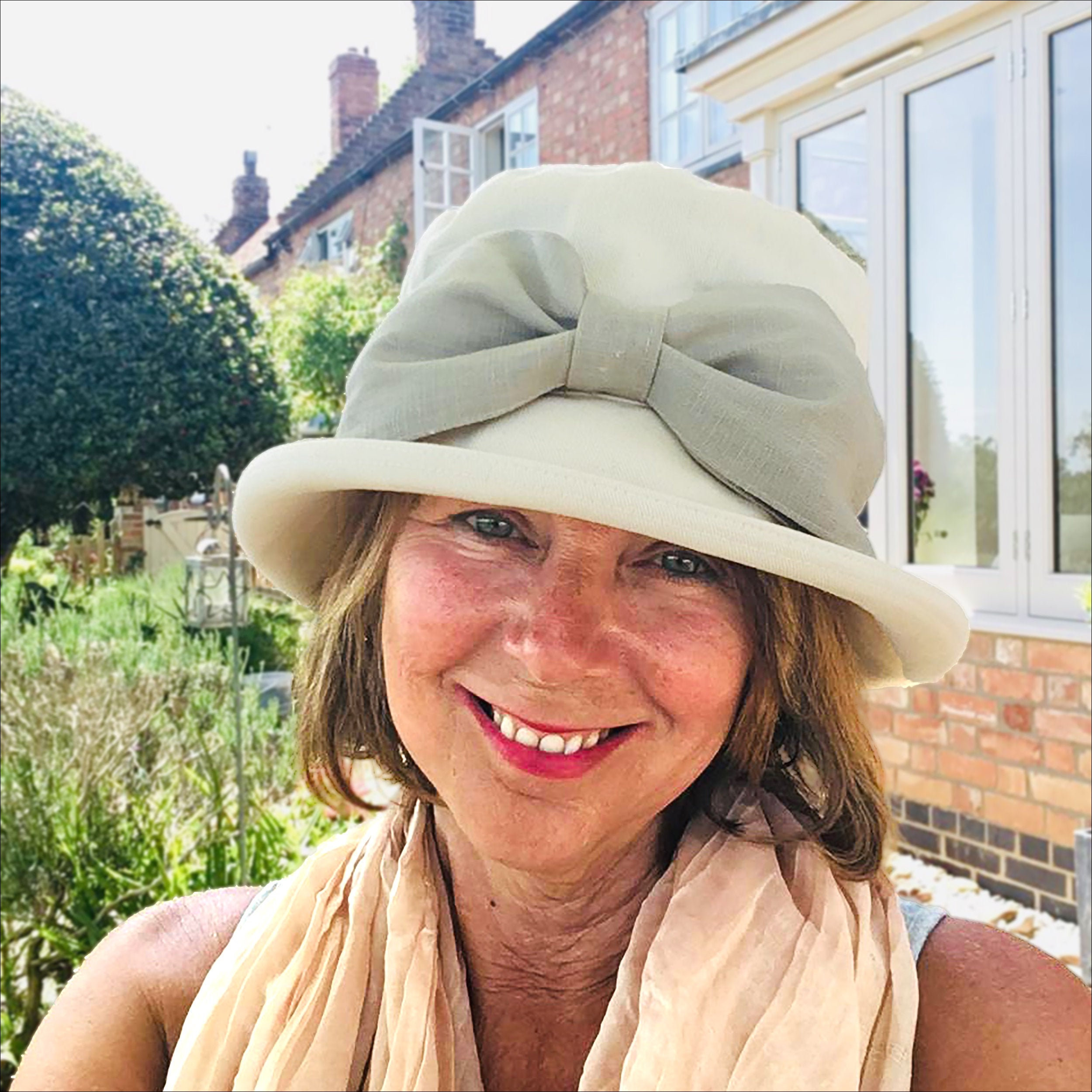 Cream-colored fisherman's hat