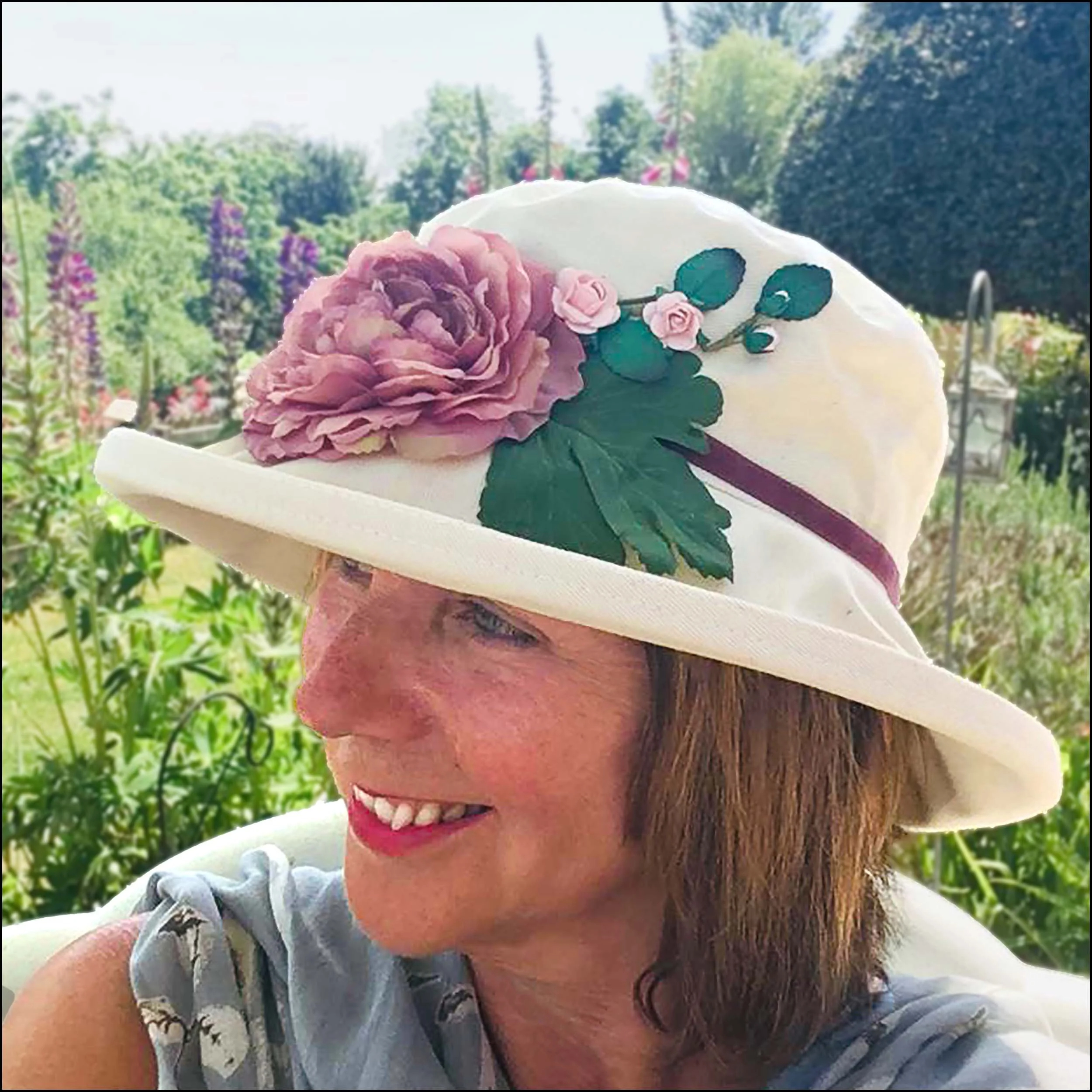 Cream-colored floral-decorated sun hat - Image 2