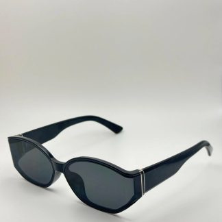 Dark blue cat-eye frame sunglasses