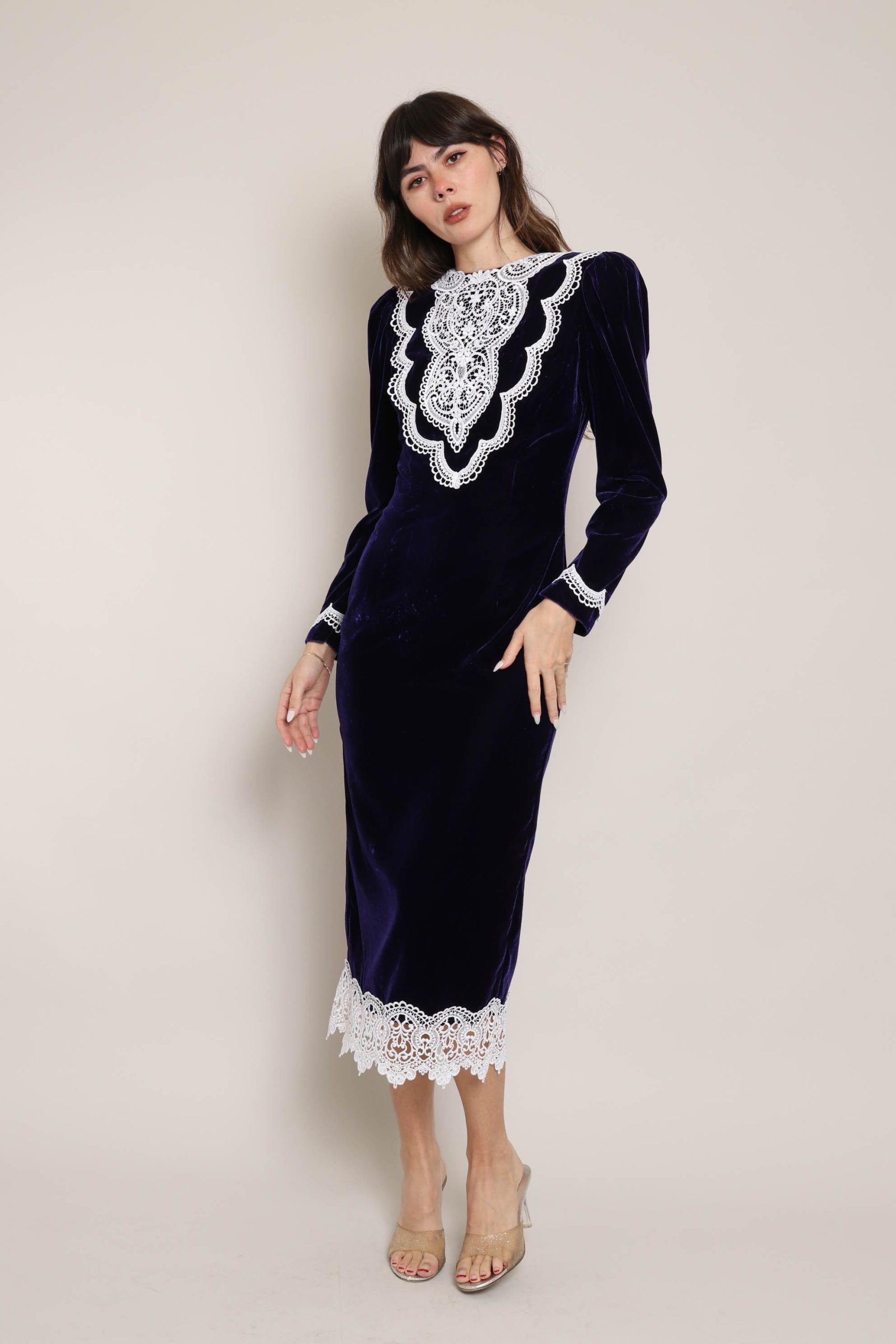 Dark blue velvet vintage dress - Image 6