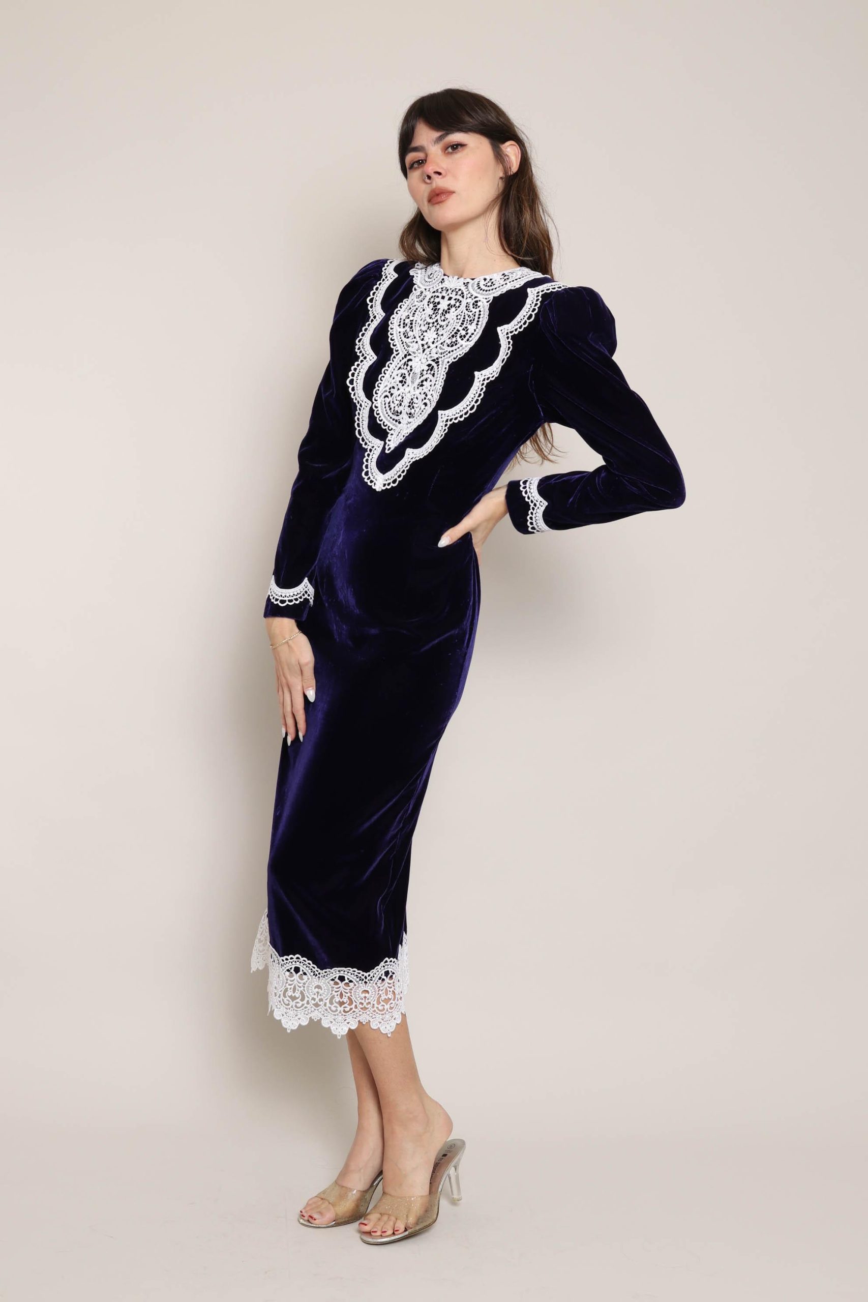 Dark blue velvet vintage dress - Image 8