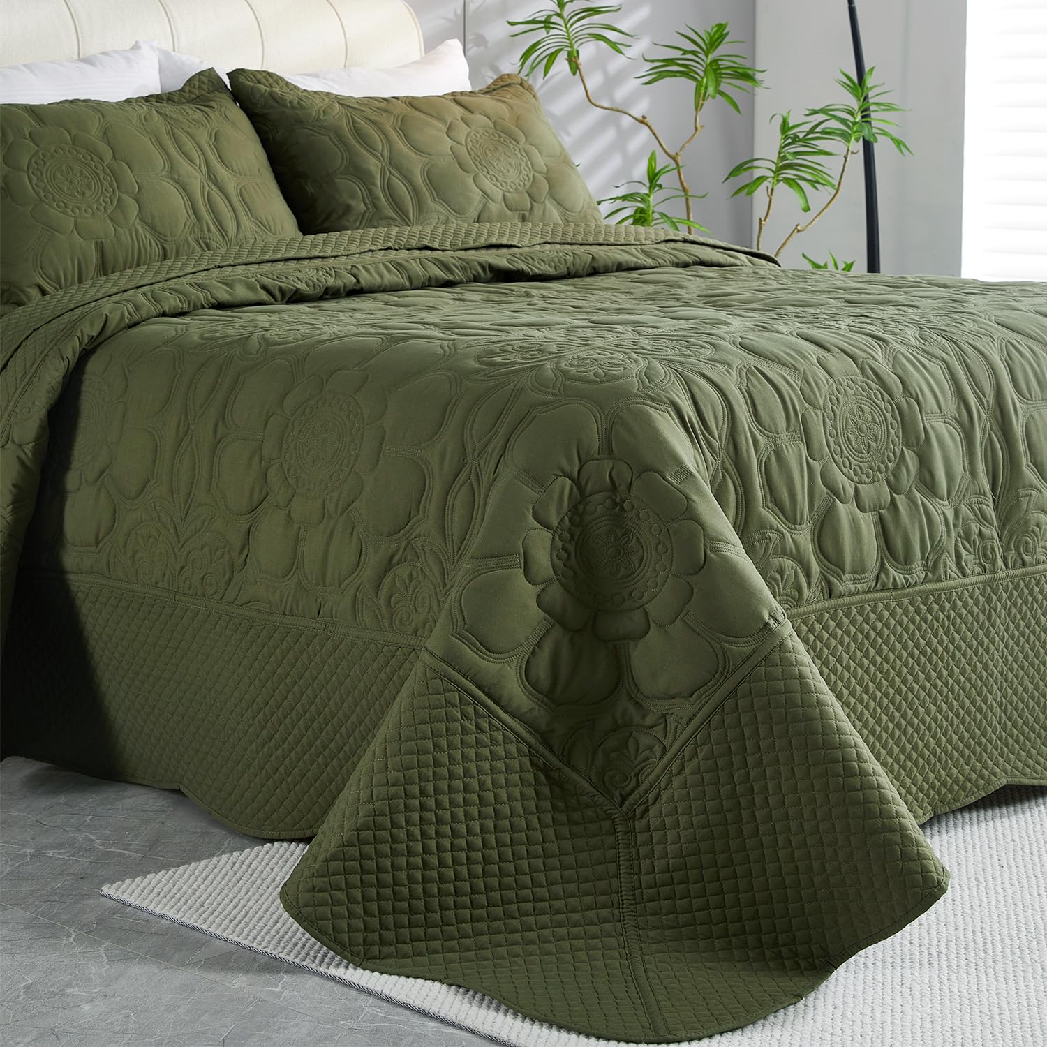 Dark olive green quilted three-piece set - Image 2