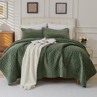 Forest Moss Pebble Pattern Quilted Three-Piece Set