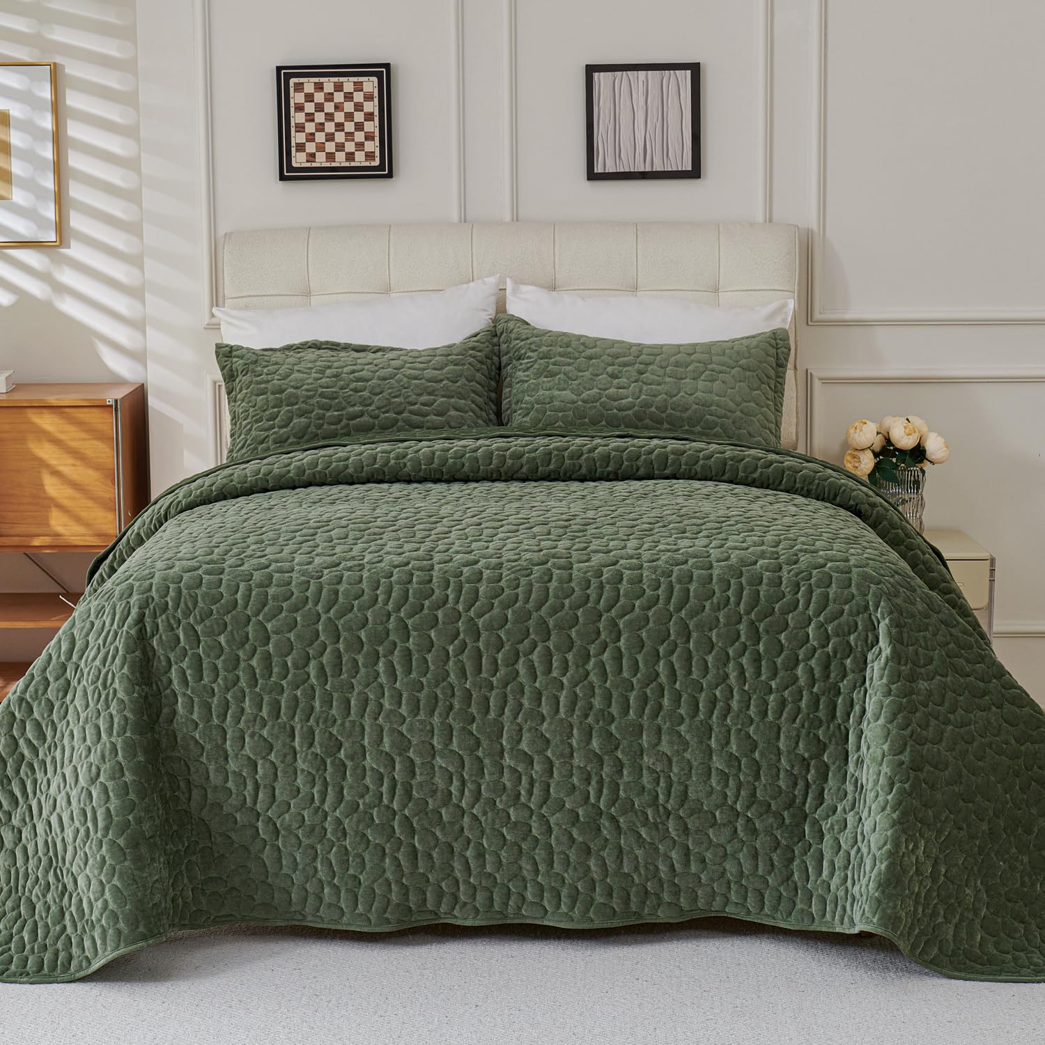 Forest Moss Pebble Pattern Quilted Three-Piece Set - Image 3