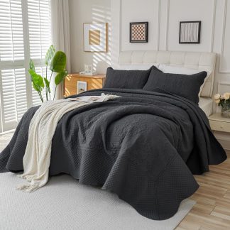 Graphite quilted three-piece set